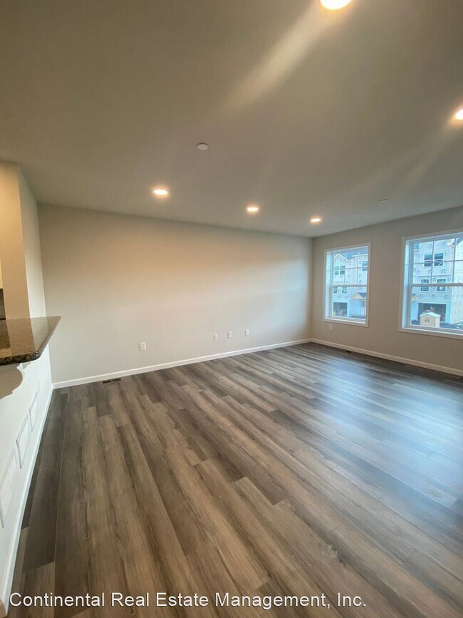 Building Photo - 3 br, 2.5 bath House - 121 Veery Way