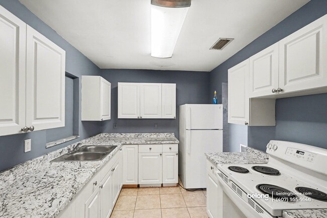 Building Photo - 865 Canada St NE