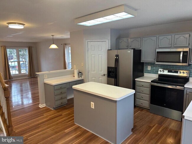 Foto del edificio - 43004 Beachall St