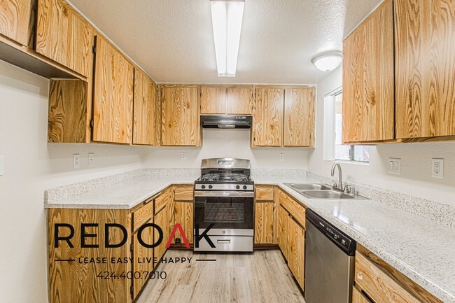 Building Photo - 2680 E Highland Ave