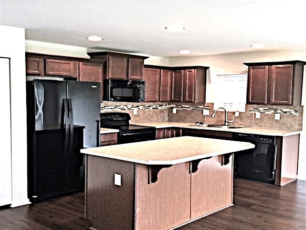 Building Photo - 2213 194th St Ct E