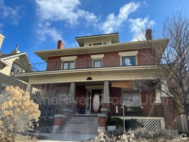 Building Photo - 358 N Main St