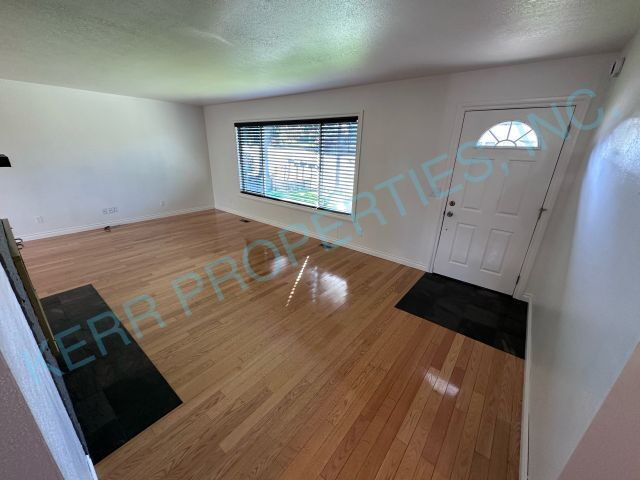 Foto del edificio - Charming 3-Bedroom Gresham Retreat with Spacious 1728 sq. ft. Layout and 2.5 Baths!