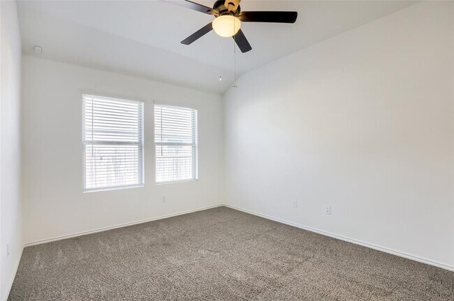 Building Photo - 309 Colthorpe Ln