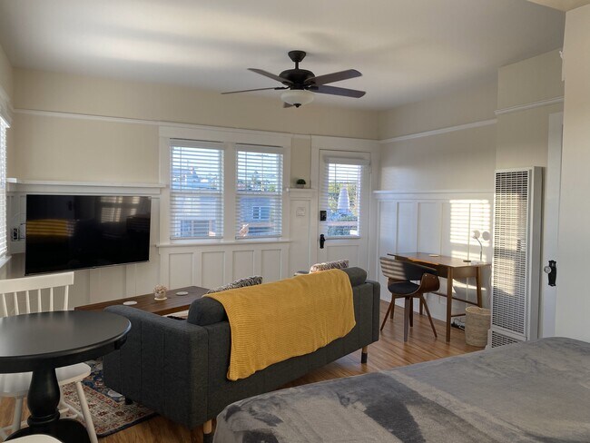 Sala de estar - 2919 Ivy St