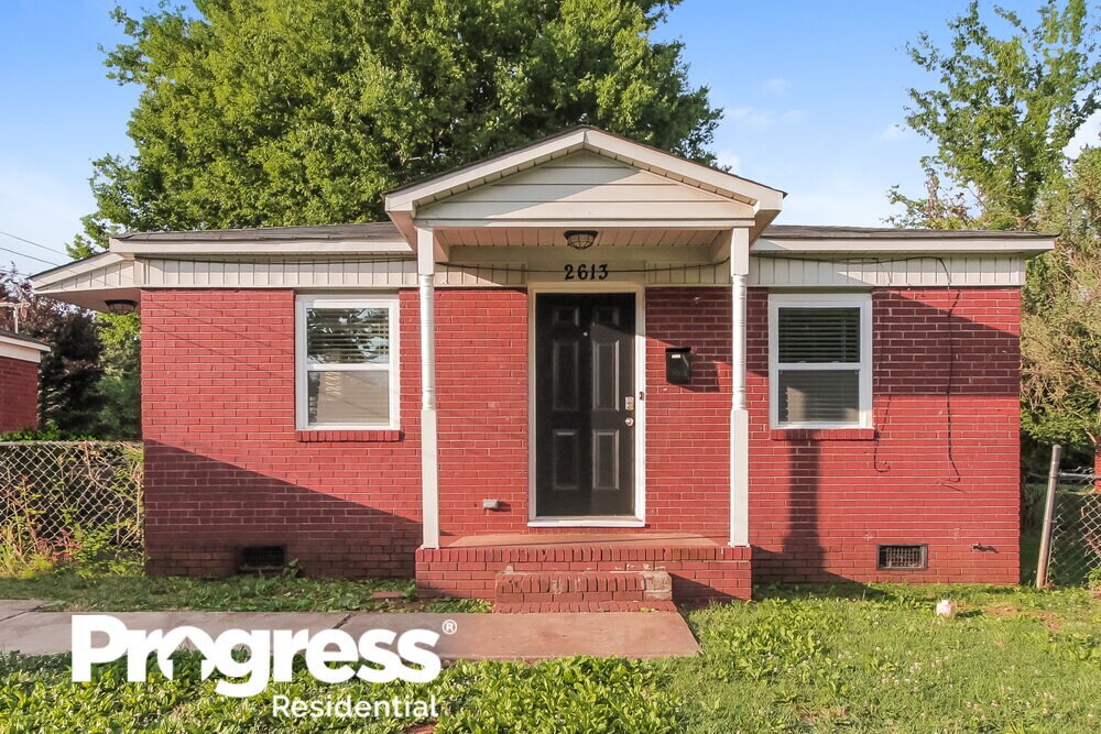 Primary Photo - 2613 Dundeen St