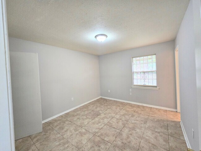 Foto del edificio - 270 Myer Ave