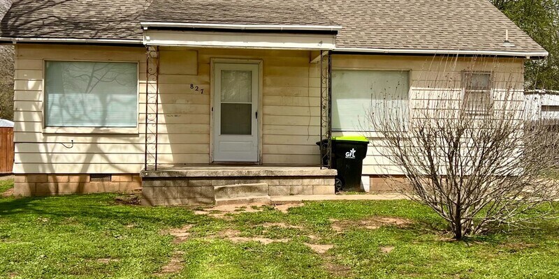 Foto principal - 827 W Apache St