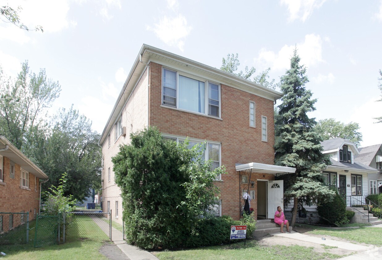 13844 S Atlantic Ave, Riverdale, IL 60827 Apartments in Riverdale, IL