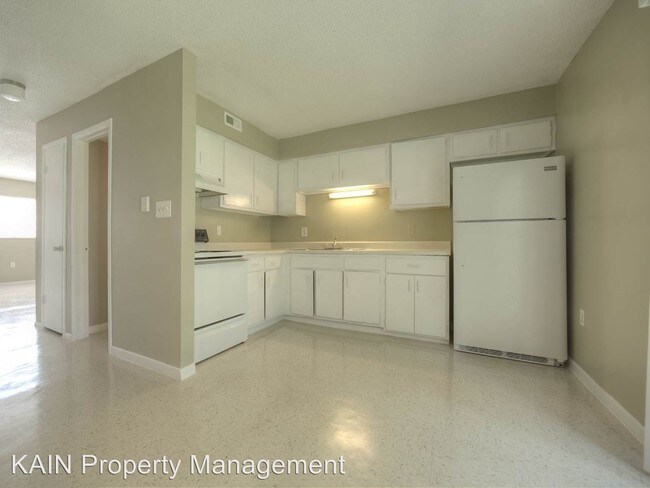 Building Photo - 14305 Lucerne Dr