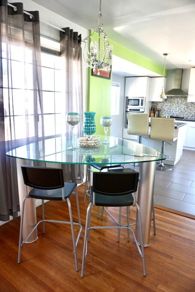 Building Photo - 1704 Westinghouse St