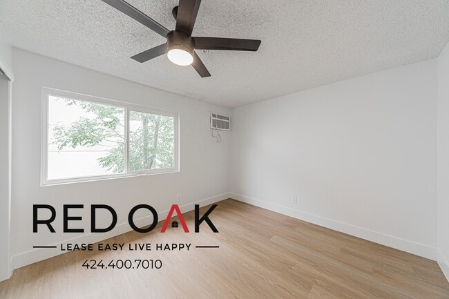 Building Photo - 13910 Sayre St