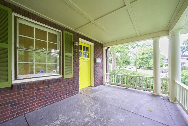 Building Photo - 4229 Broadway St