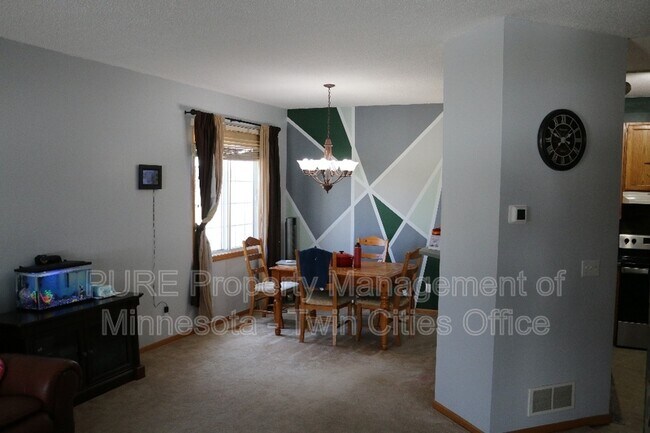 Building Photo - 3183 Juniper Ln Unit C