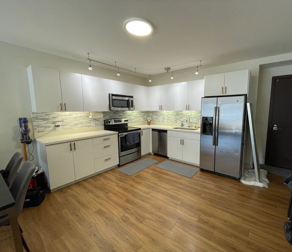 Primary Photo - For Rent - [Symphony Honolulu] 888 Kapiola...