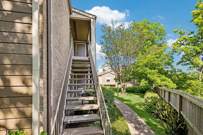 Building Photo - 1880 White Oak Dr