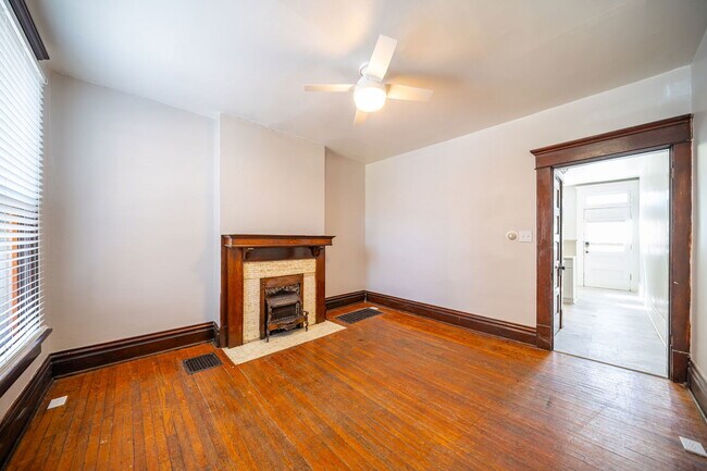 Foto del edificio - 85 W 1st Ave