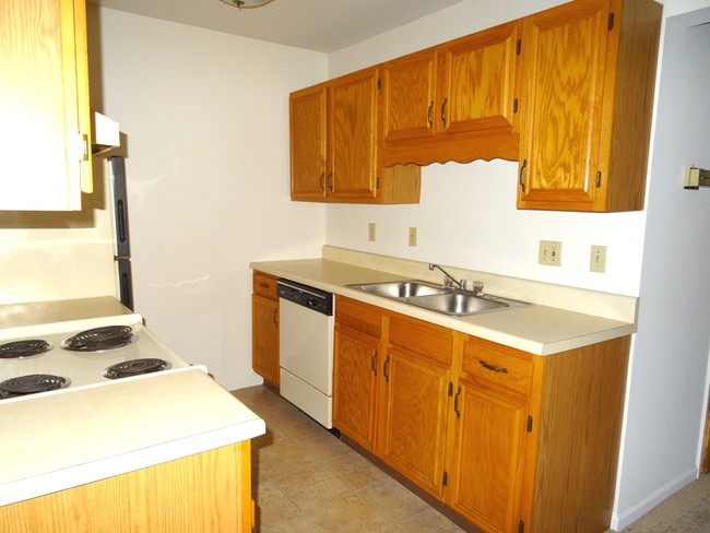 Building Photo - 400 Cherry Dr