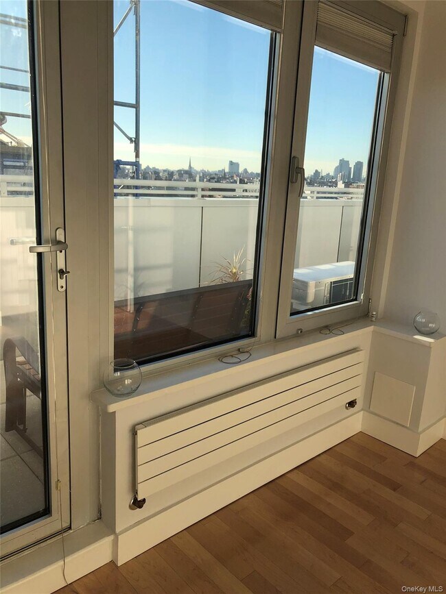 Foto del edificio - 10-46 Jackson Ave