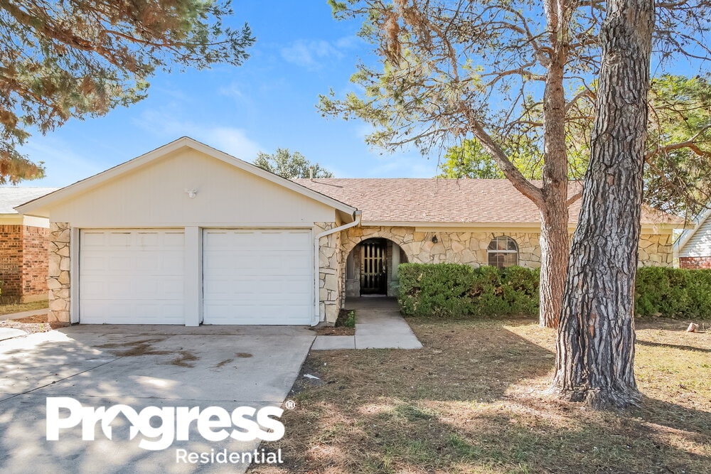 605 Stallion Ln, Saginaw, TX 76179 House Rental in Saginaw, TX