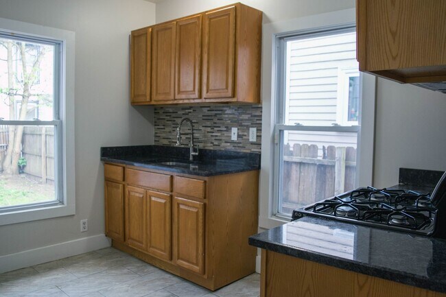 Foto del edificio - Renovated 3 Bedroom 2 Bathroom Single-Family Home!