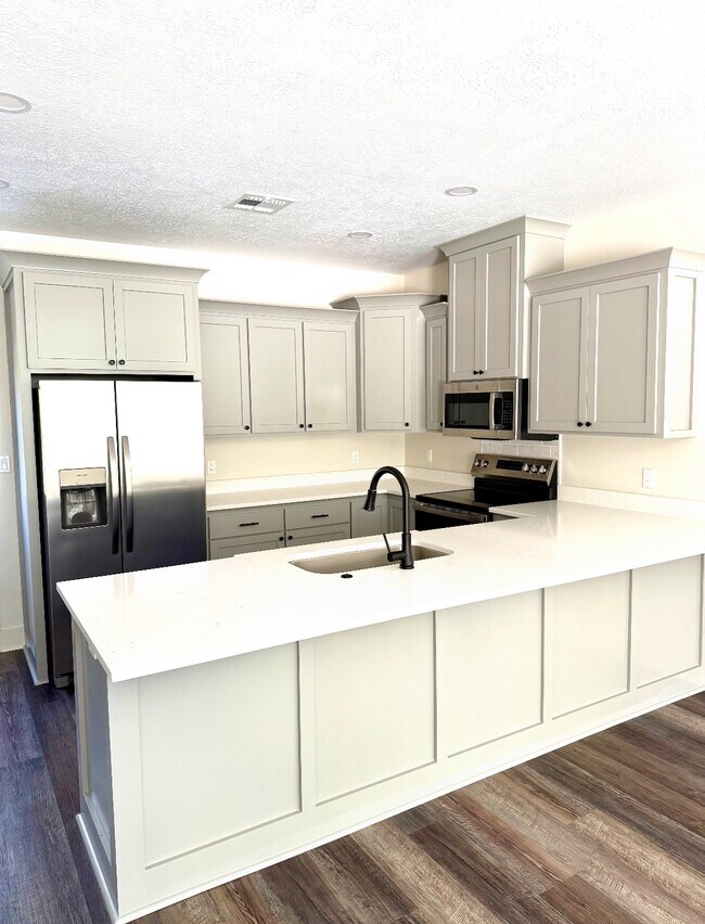 Foto del edificio - 221 W Sallier St