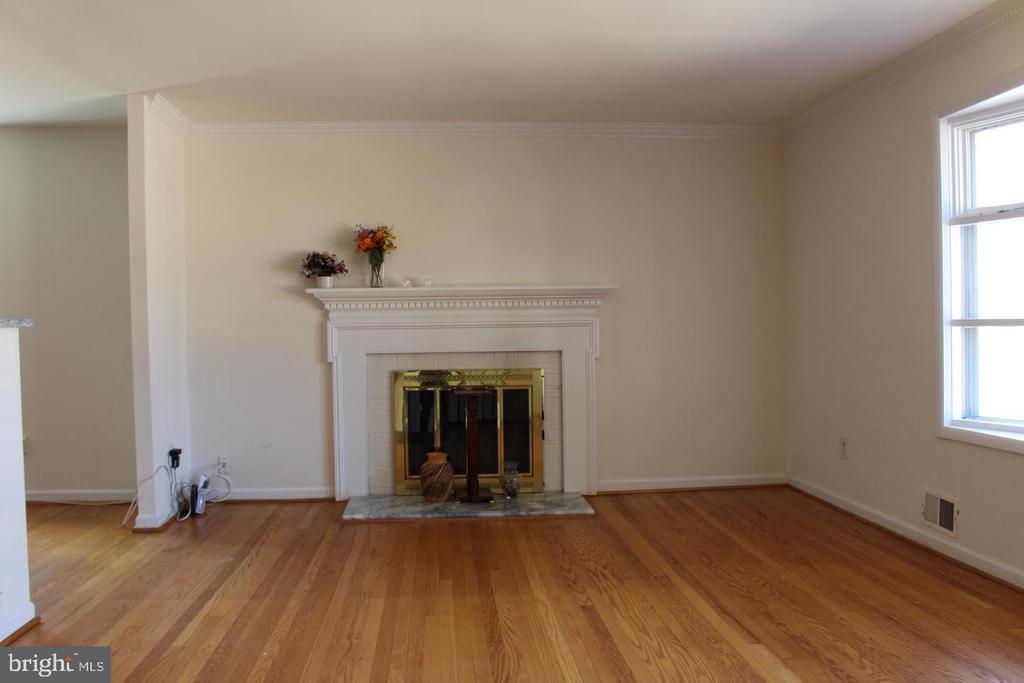 Primary Photo - 6433 Downing Ct