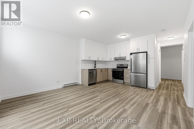 Building Photo - 1375 Louis Ln