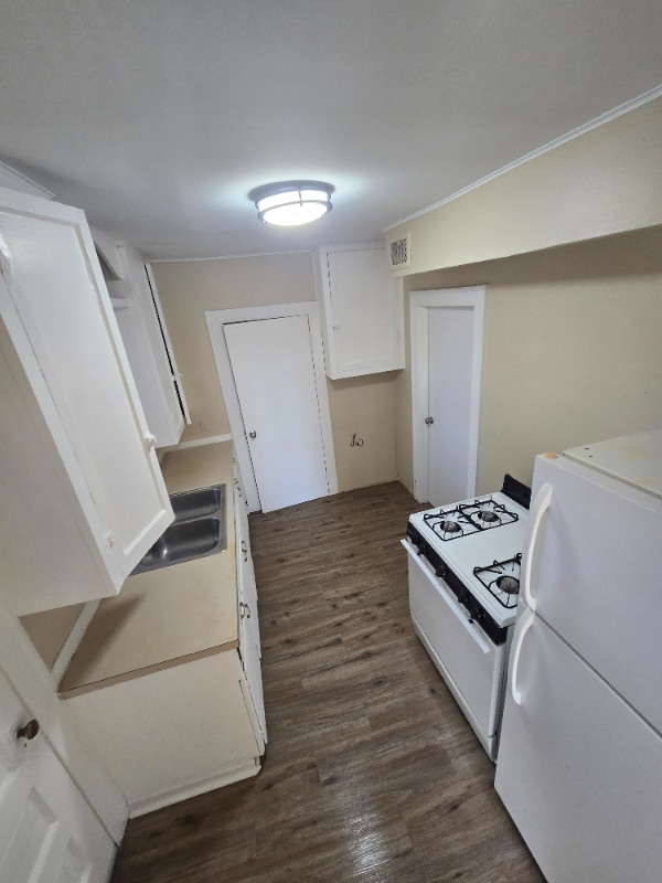 Building Photo - 1310 Home Pl