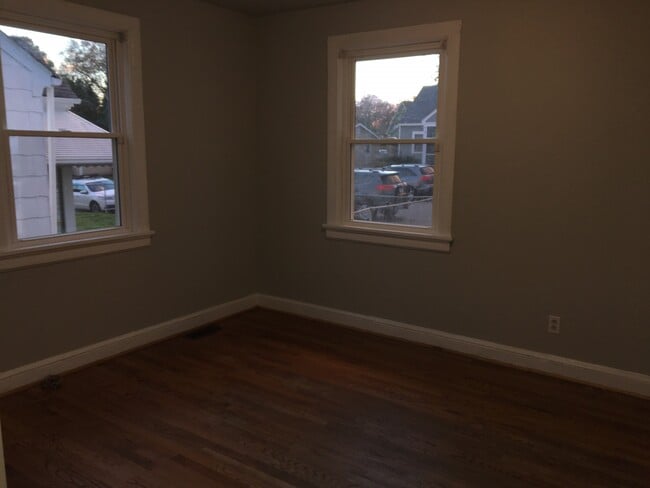 Building Photo - 1424 Overlook St