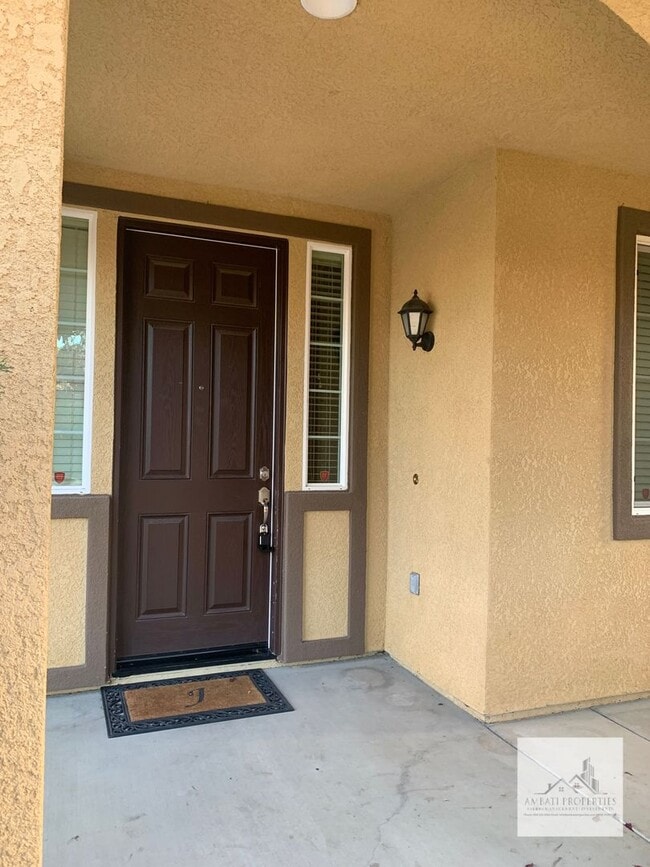 Building Photo - Spacious 4 Bedroom 3 Bath Home in Harlan R...
