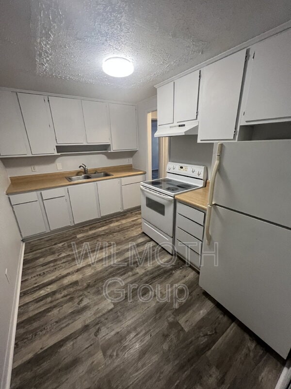 Foto del edificio - 2000 Indianapolis Rd