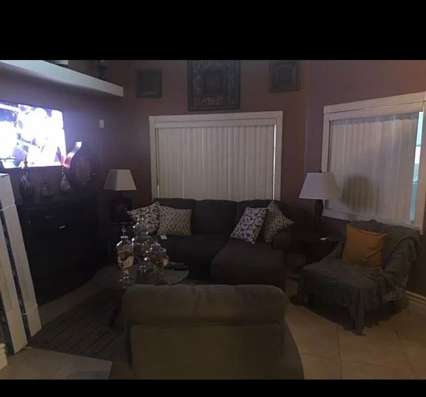 Foto del edificio - 4226 Dobson Dr