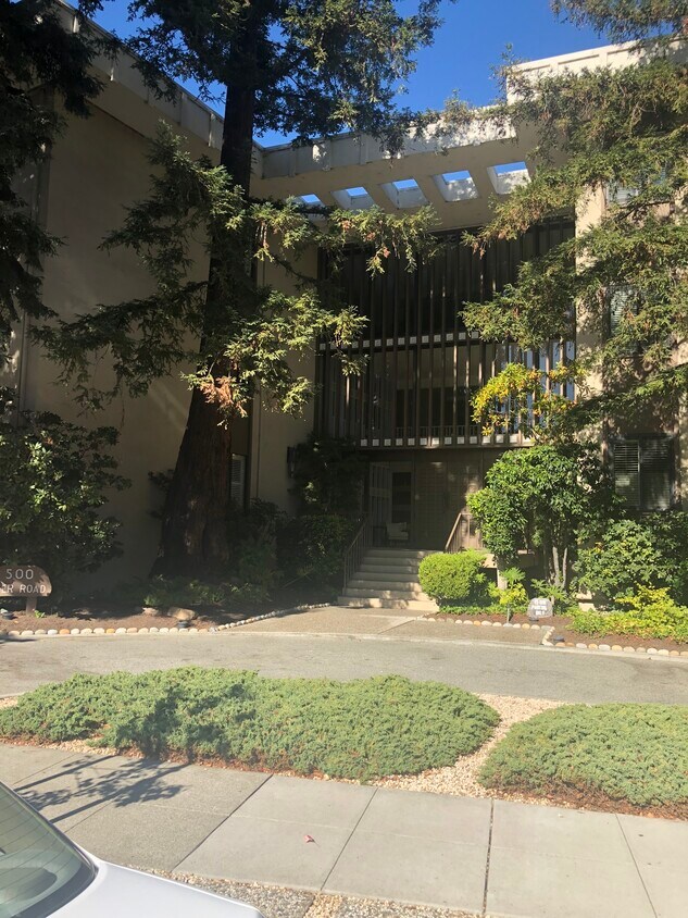 500 Almer Rd Unit 304, Burlingame, CA 94010 Condo for Rent in