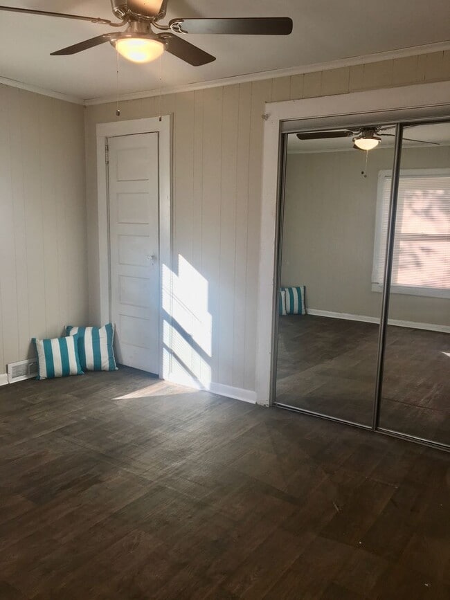 Building Photo - 3 Bedroom House! Coming soon!