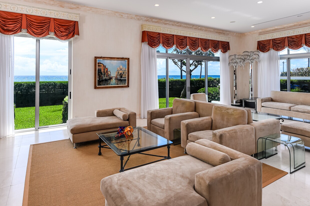 100 Worth Ave, Palm Beach, FL 33480 Room for Rent in Palm Beach, FL