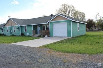 Building Photo - 304 N Willow St