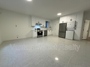 Building Photo - 3757 Astoria Dr