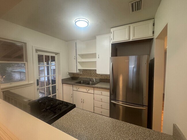 Foto del edificio - Beautifully Kept Historic Home!!