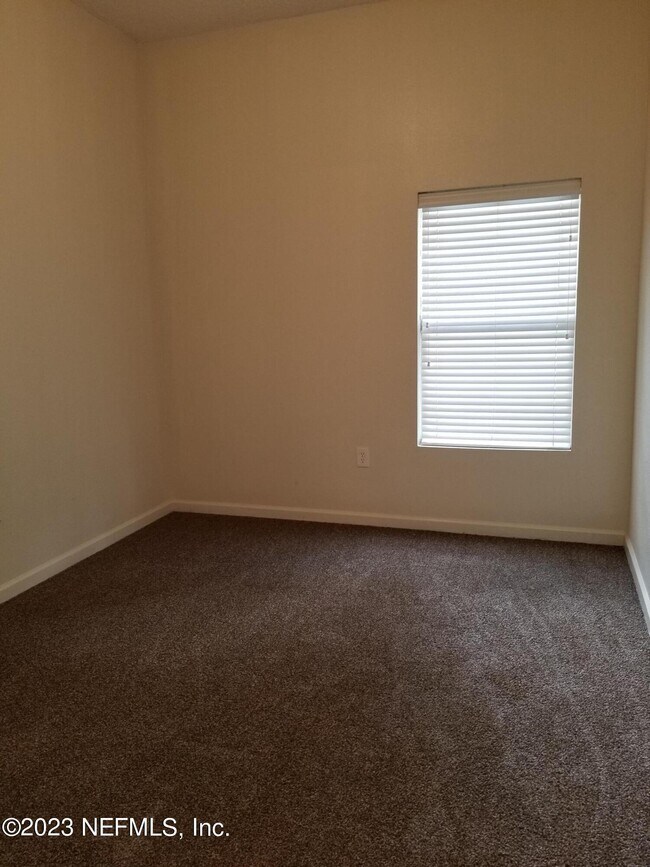 Building Photo - 6788 Manotak Oaks Dr