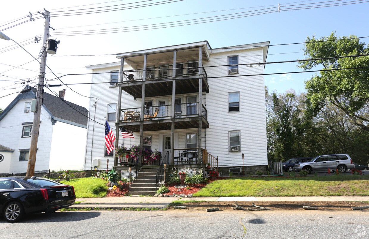 21 Apsley St, Hudson, MA 01749 Apartments in Hudson, MA