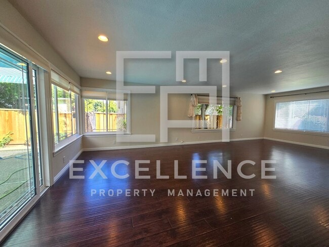 Building Photo - 4/2 House With Private Pool & Hot Tub, AC,...