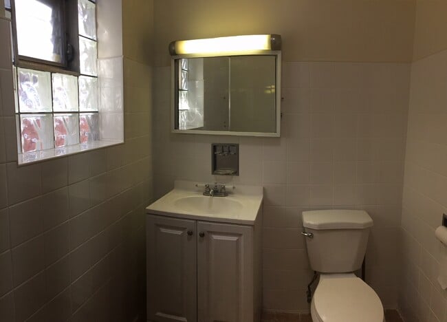 Building Photo - 2934 S Keeley St