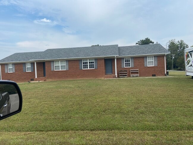 Building Photo - 56 Village Park Dr
