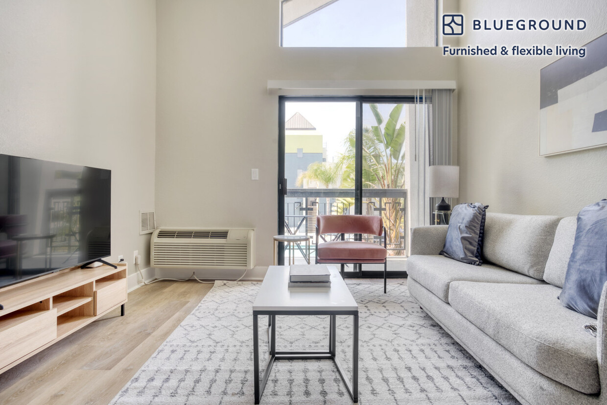 Foto principal - 1555 Riviera Ave