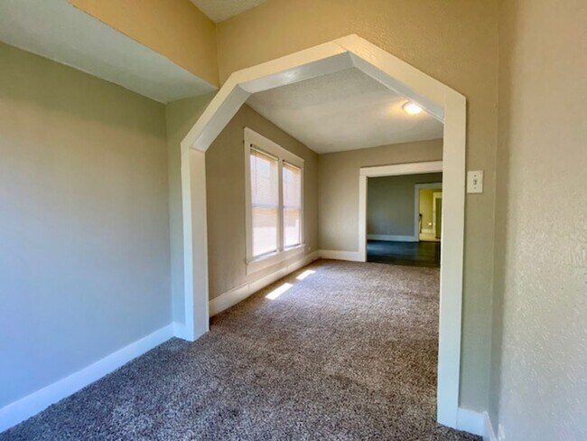 Building Photo - 2755 Milam St