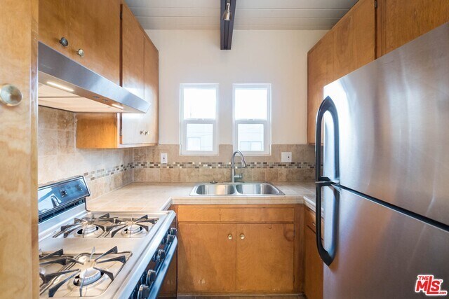 Foto del edificio - 415 Cottage Home St