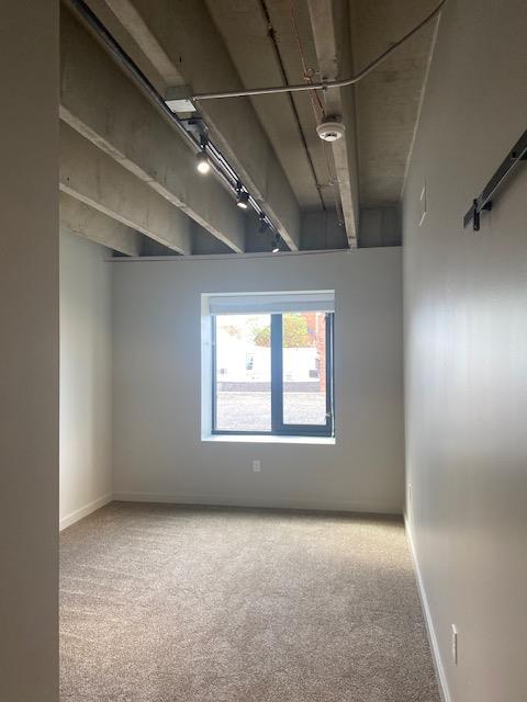 Building Photo - 19 E Race St