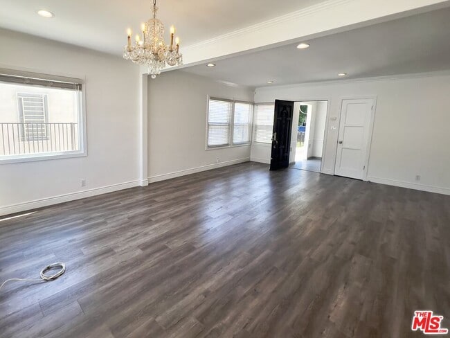 Building Photo - 926 S Holt Ave