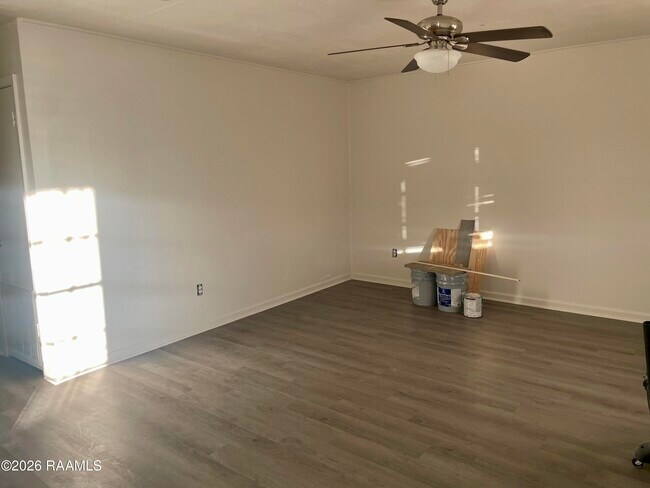 Foto del edificio - 391 W Railroad Ave